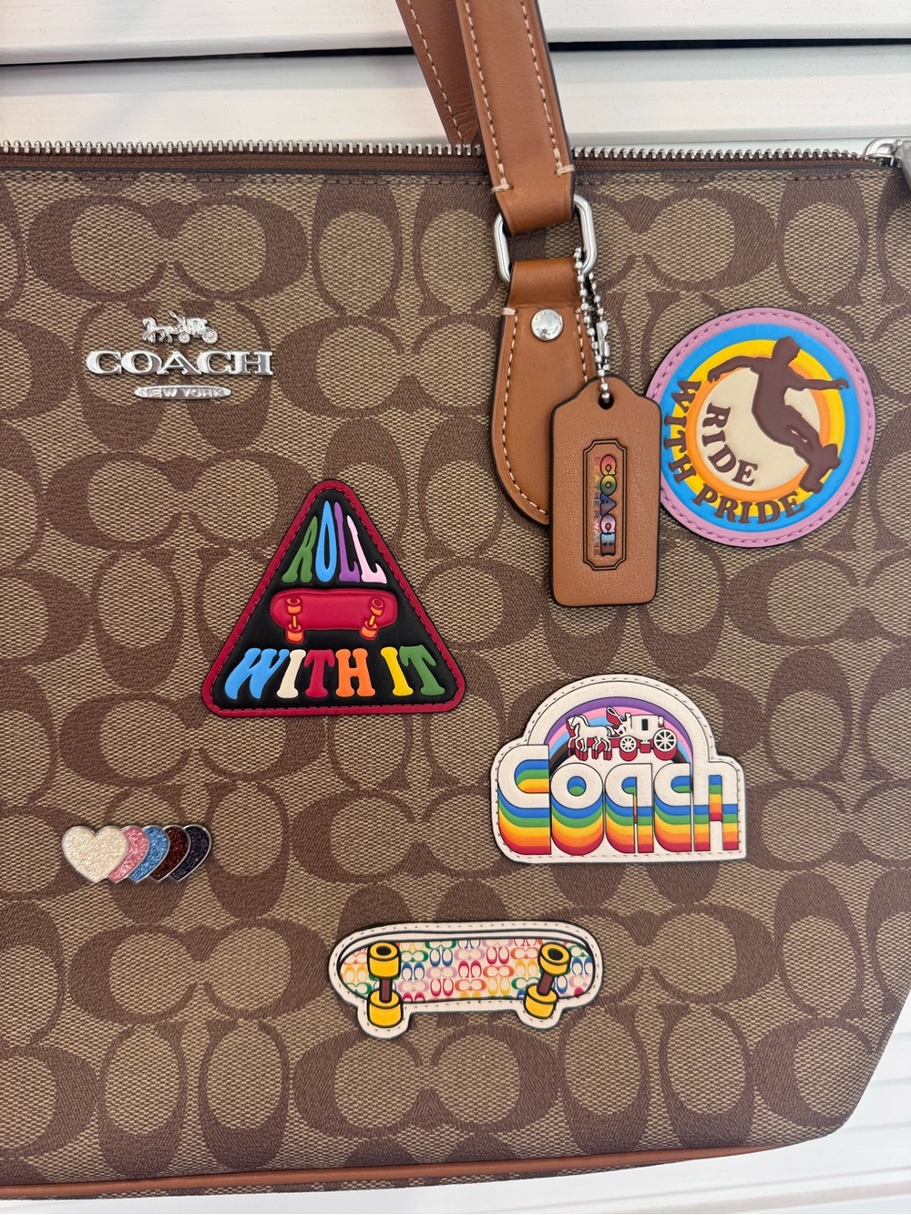 Coach Pride Gallery Tote Bag In Signature With Patches In Rainbow Print - Picture 7 of 8